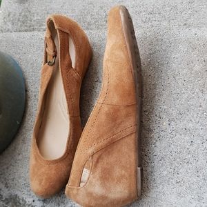 Naturalizer suede Naja wedge slip-on caramel color in size 7 wide